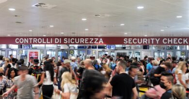 11 ore di ritardo del volo Bologna-Tirana, possibile rimborso per i passeggeri 